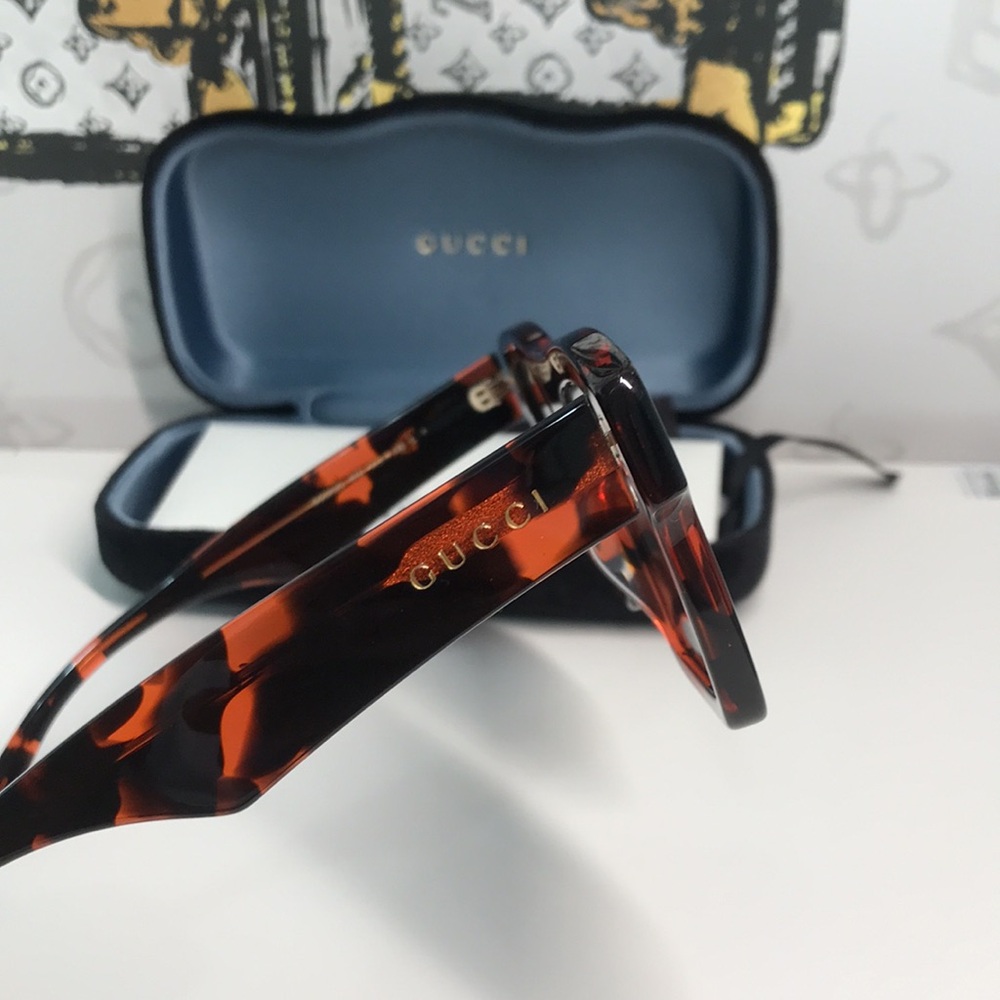 ✨ Brand New Gucci GG0962S 012 Sunglasses – Black with Grey Lenses ✨ - Picture 11 of 13